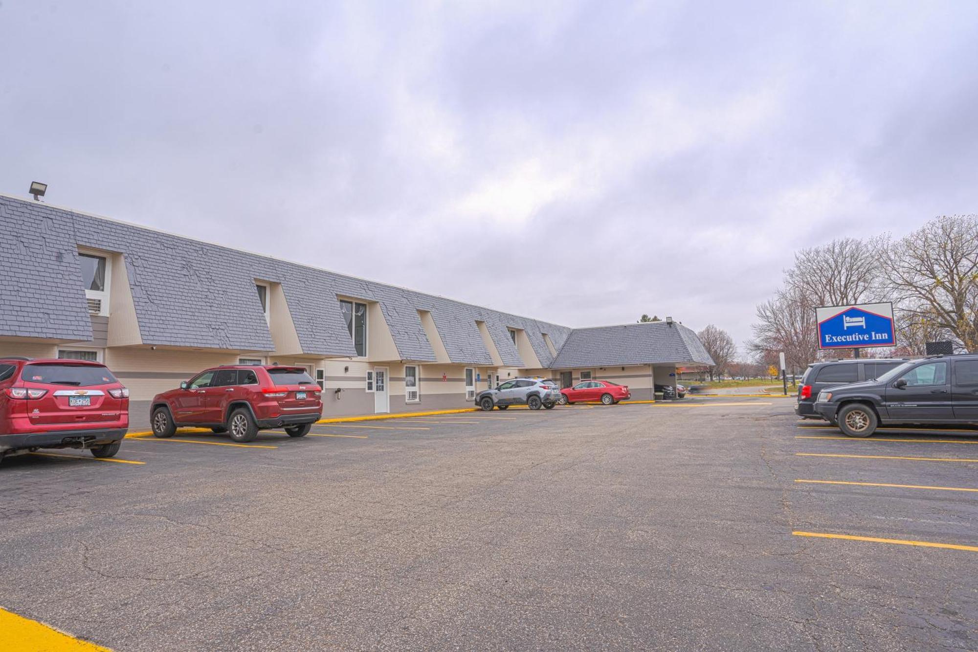 Executive Inn By Belvilla Owatonna Hwy 35 Екстер'єр фото